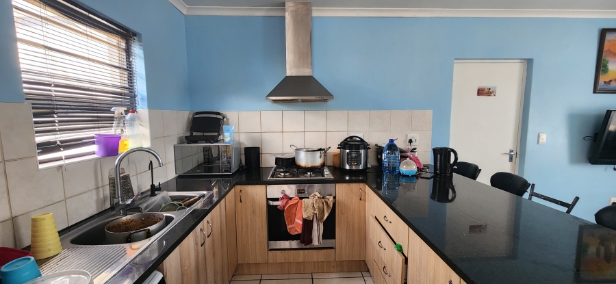 To Let 3 Bedroom Property for Rent in Parklands East Western Cape